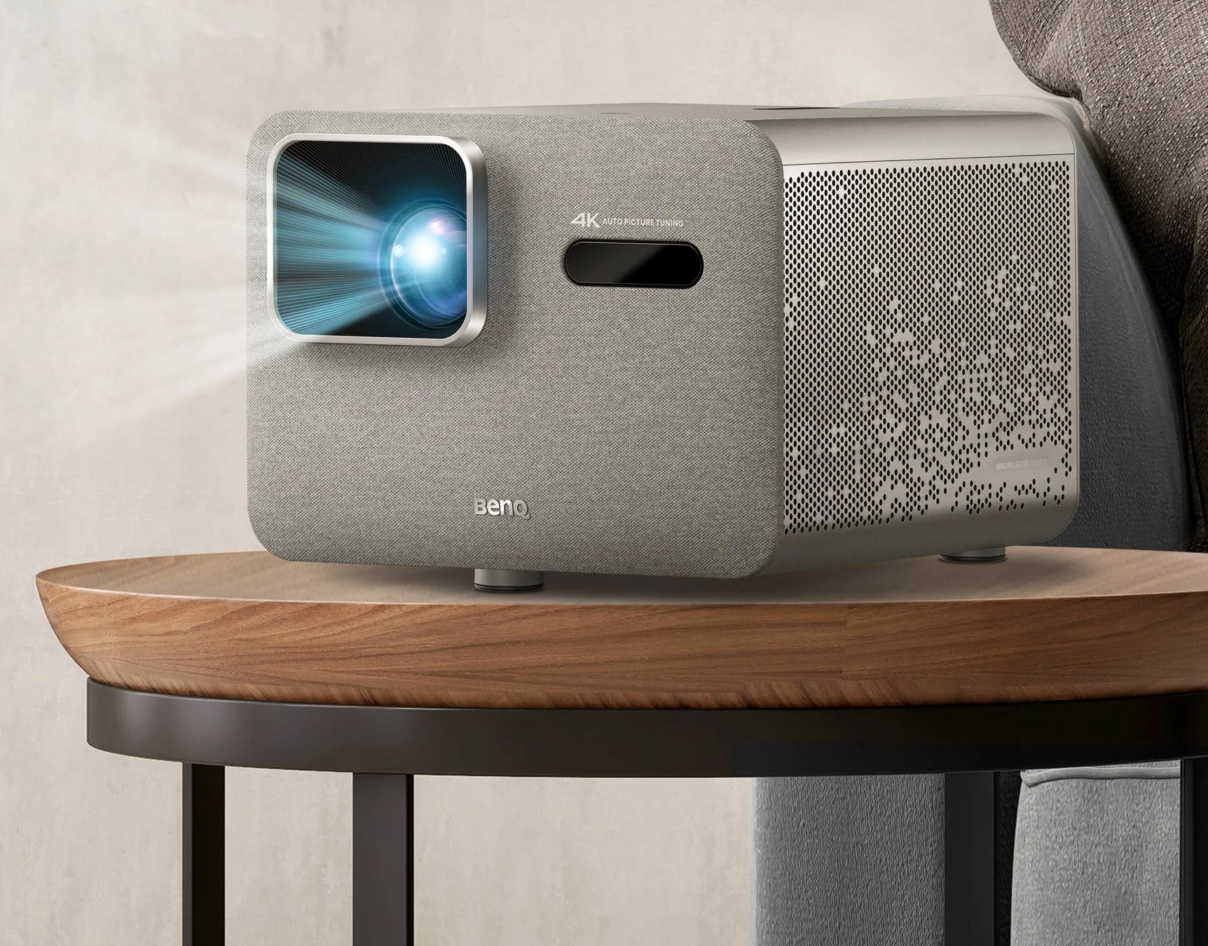 BenQ 4K短焦点スマートホームプロジェクター TK705STi