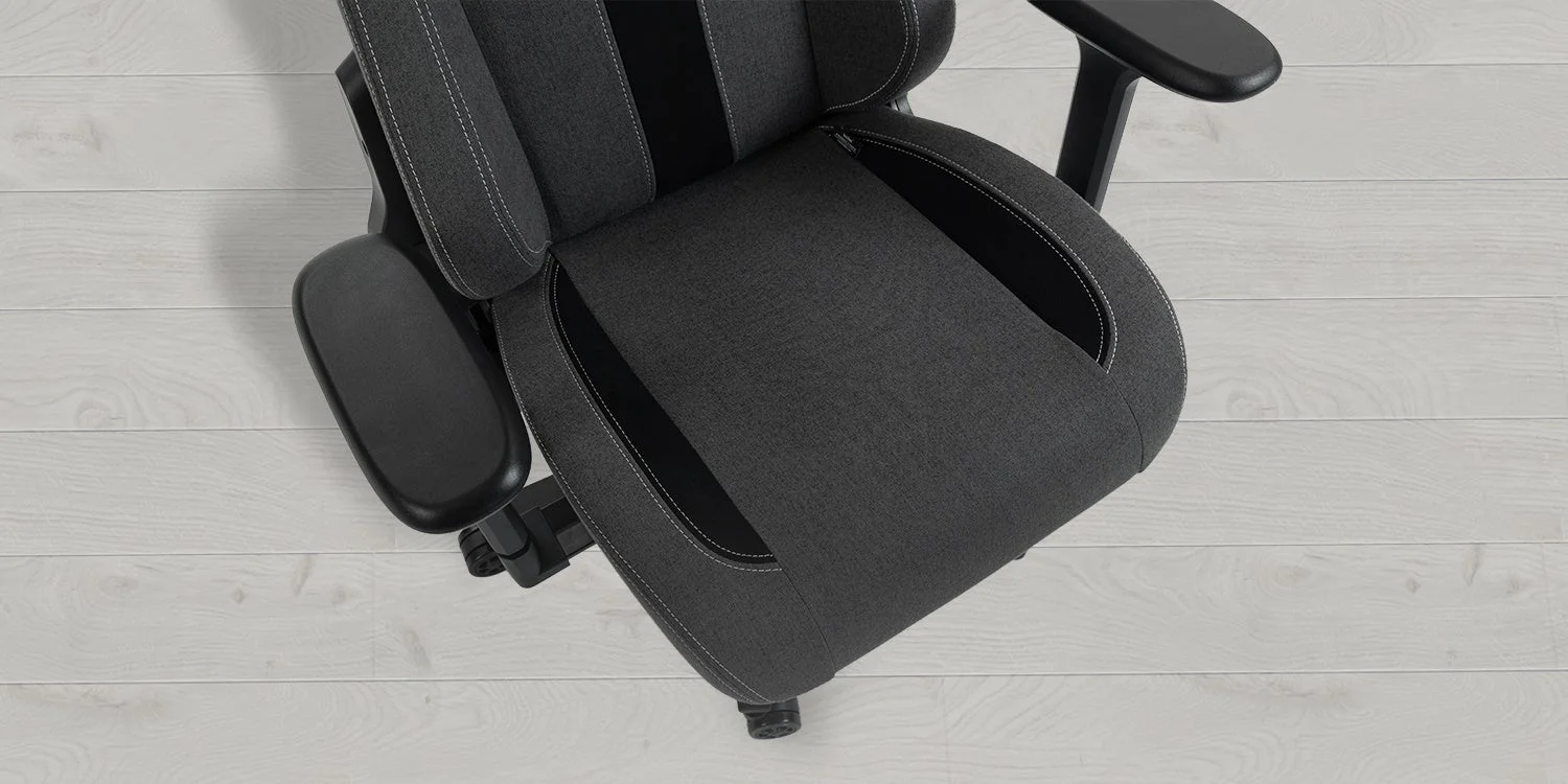 Bouliesチェアのモールドウレタン座面