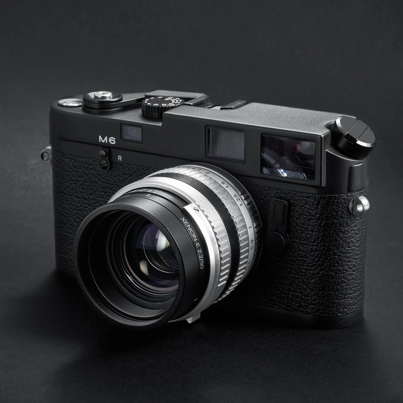 ライカM6に装着されたXENON-E 2.2/50